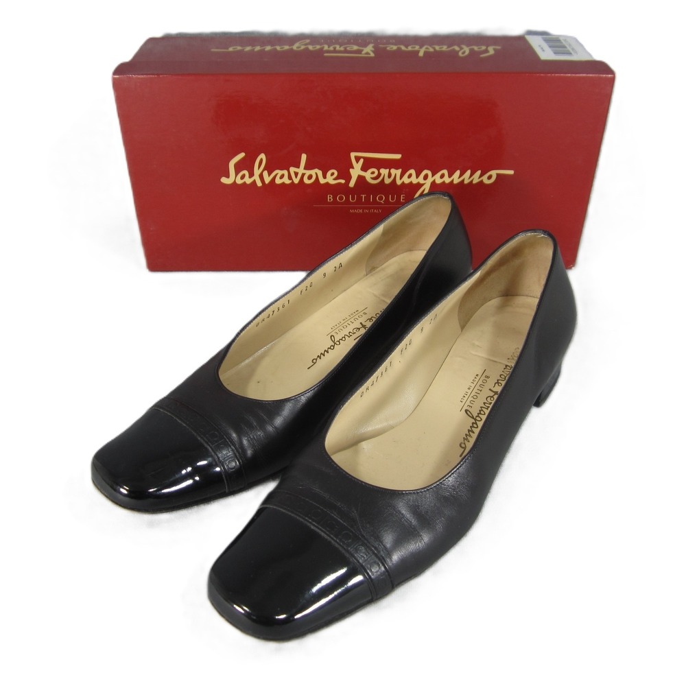 Salvatore Ferragamo Riguccia Pump 9 AA Black Leather Patent Cap Toe Slip On Heel